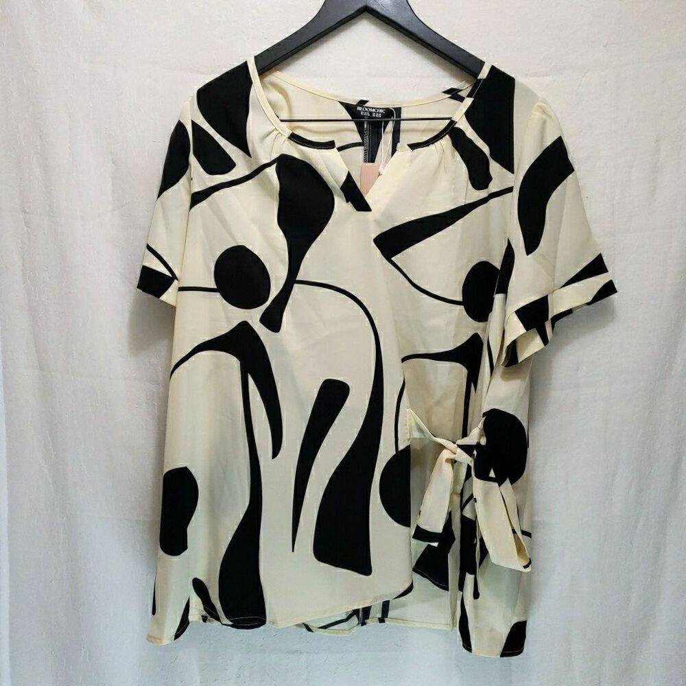 NWT BloomChic Black & White Abstract Print Blouse Size 14-16 Side Tie Tunic